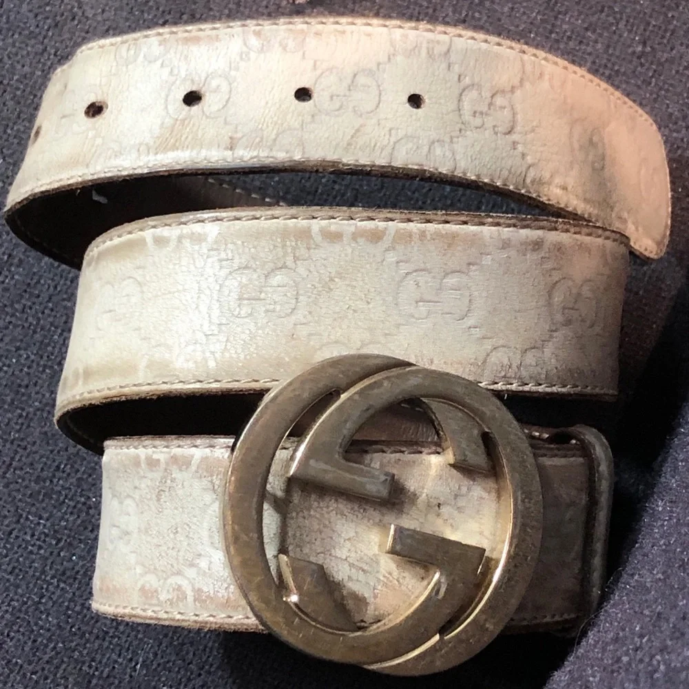 Gucci Beige Leather Belt with Gold Emblem